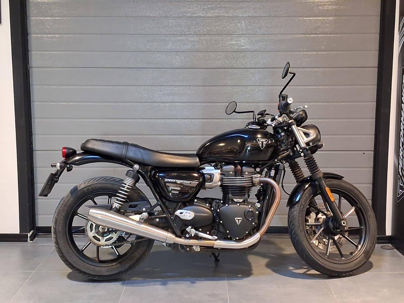 Motocicleta Triumph Speed Twin 900 Second 2023